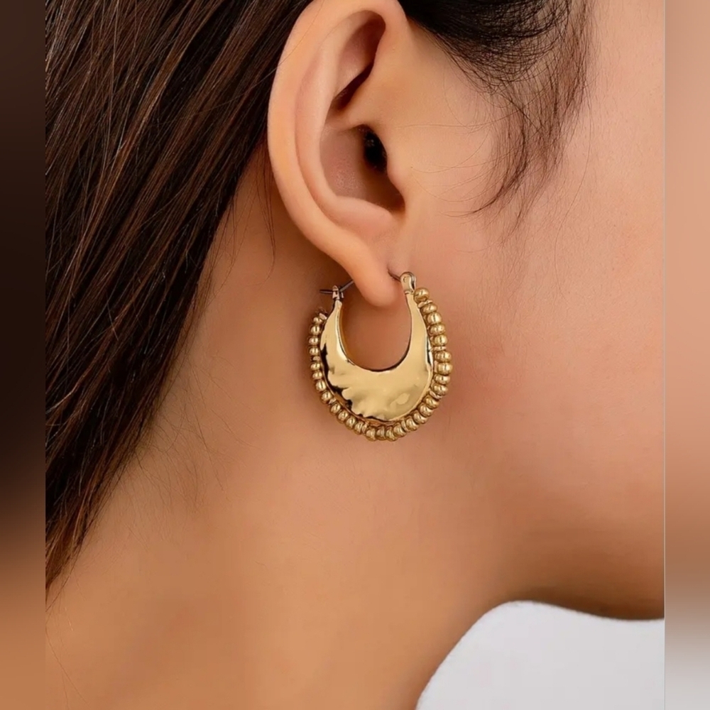 Classy Gold Beaded Hoop Earrings NWT! - Picture 3 of 3